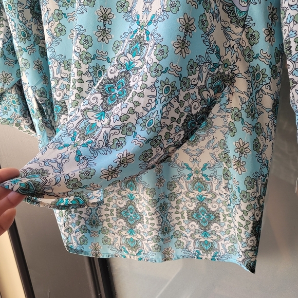 LARA fashion Blouse Size S Size Small Boho, Chic, Light Blue Buttons 3/4 Sleeve - Picture 7 of 8